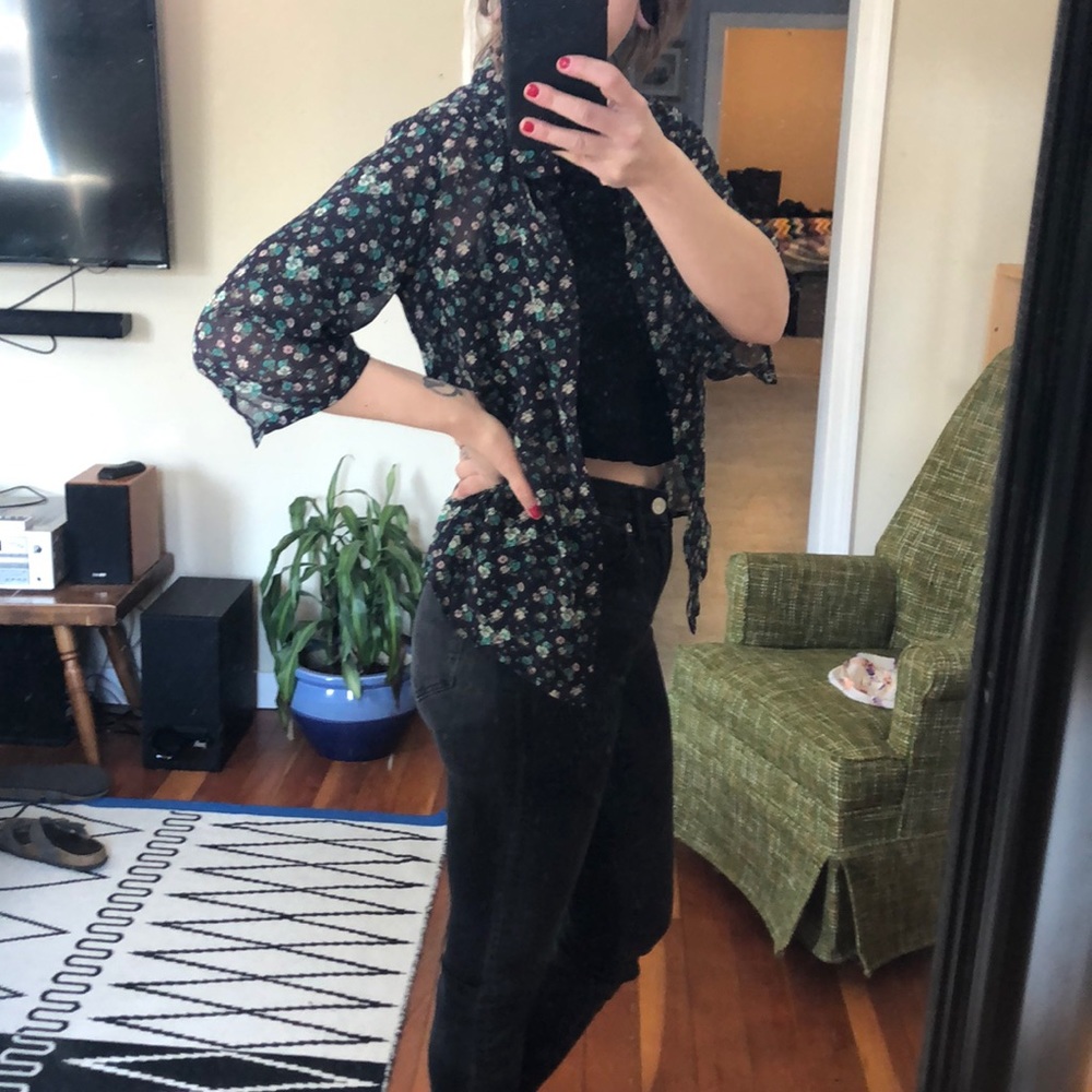 Floral button down - Picture 2 of 7